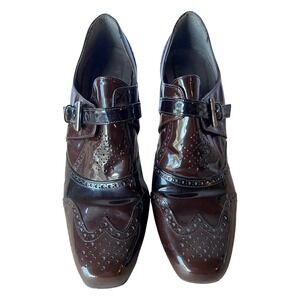 Stuart‎ Weitzman Oxford Style Brown Patent Leather Pump w/ Buckle 4" Heel